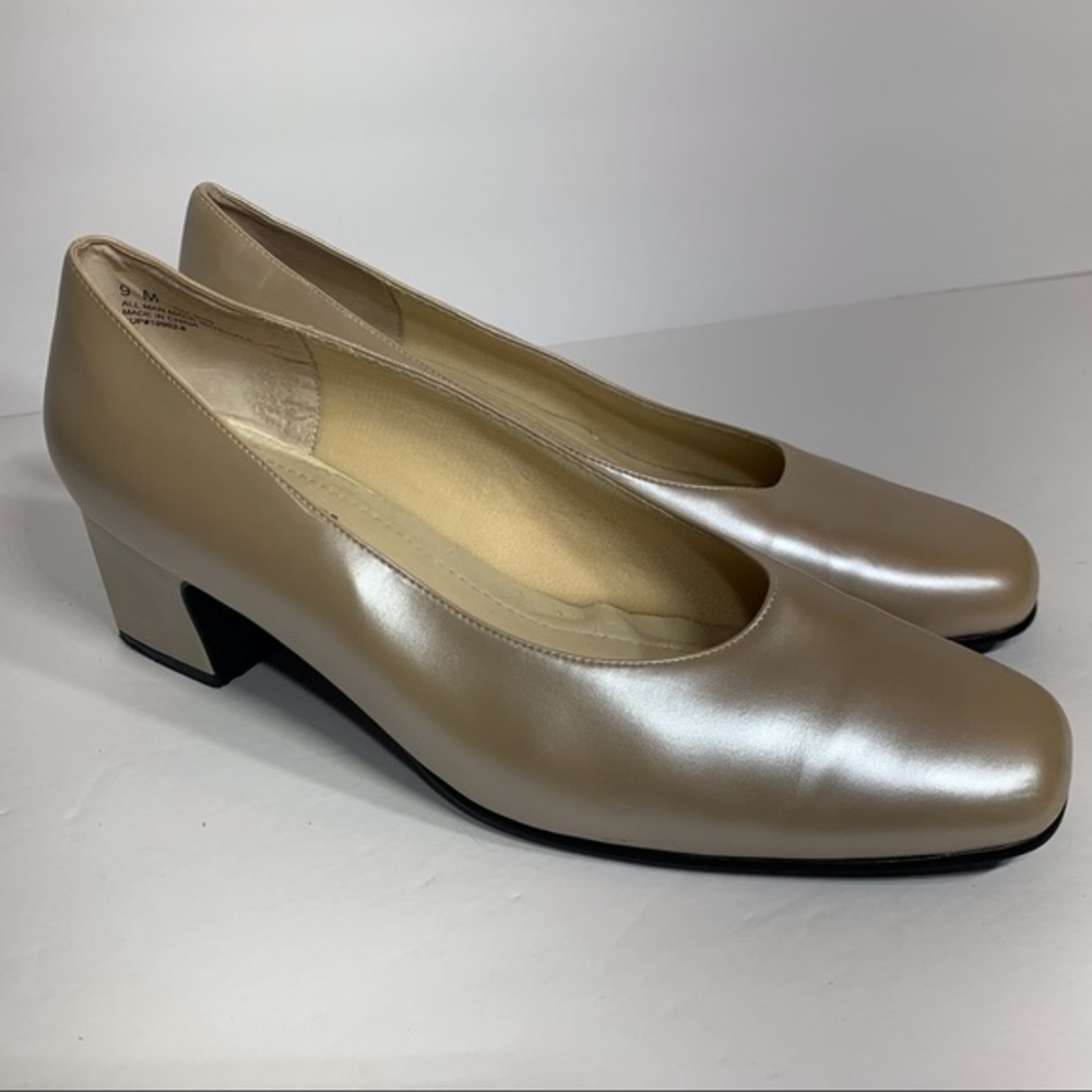 EUC 925 golden tan pumps‎